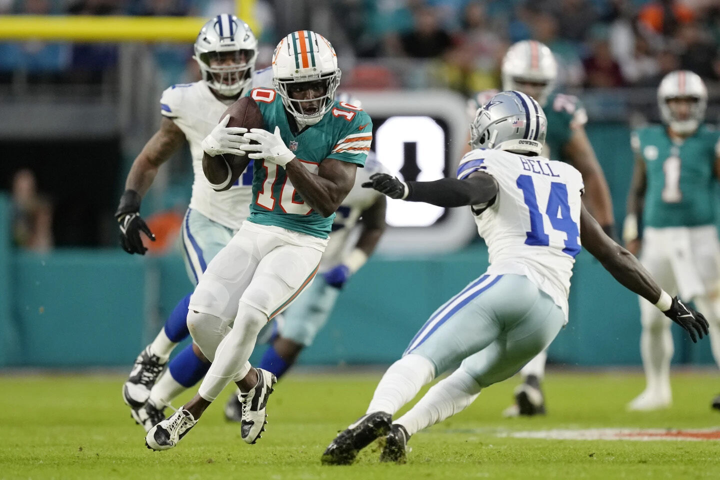 Dolphins Nip Cowboys To Secure Playoff Spot | Sports | Miamitimesonline.com