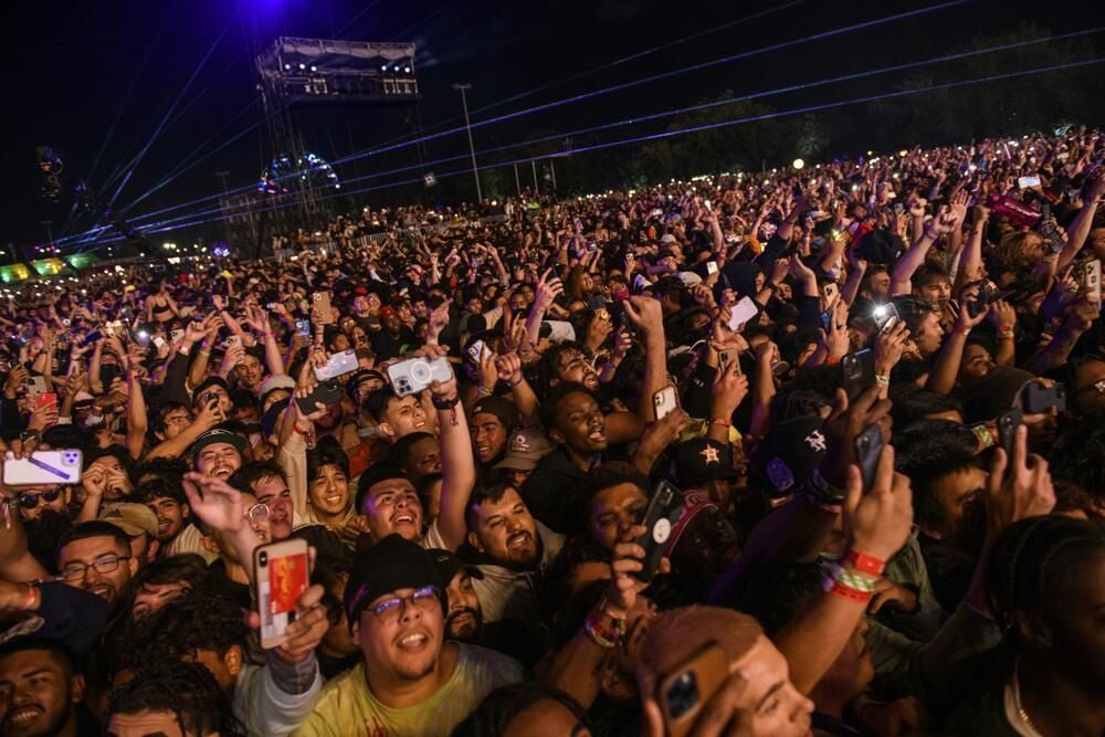 Eight Die At Astroworld Festival During Travis Scott Performance National World News Miamitimesonline Com