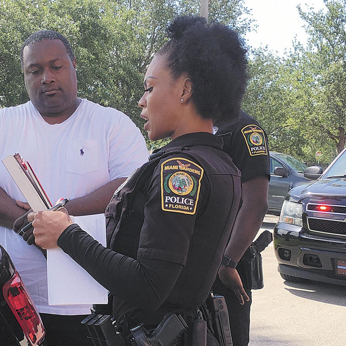 You Re Pulled Over Now What Police Provide Tips At Traffic Stop