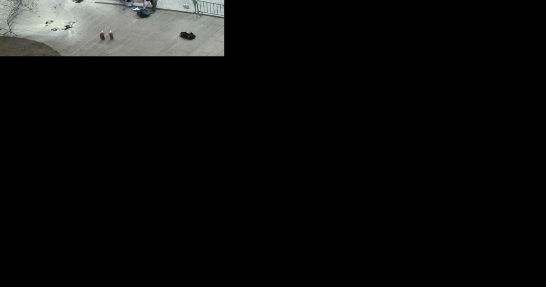 FL mans et himself on fire outside Donald Trump's NY trial | Latest Reports - Vimarsana News