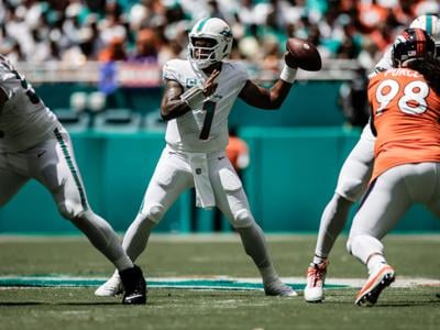 Dolphins score 70 in win over Broncos, Sports