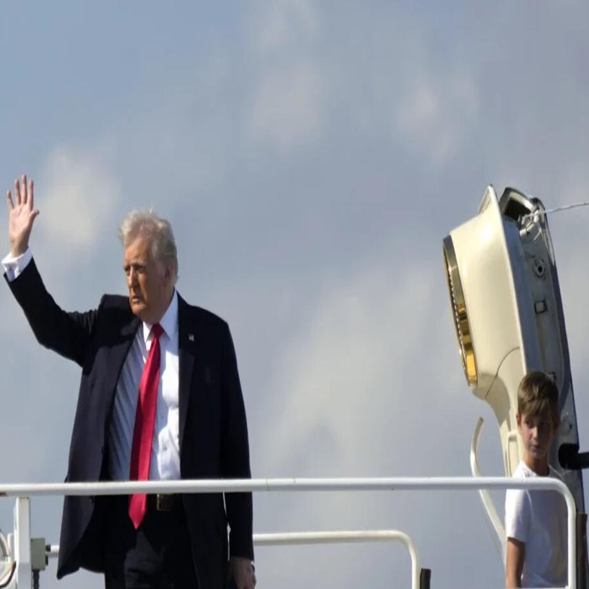 Trump Pushes Midterm Plan as House GOP Splits