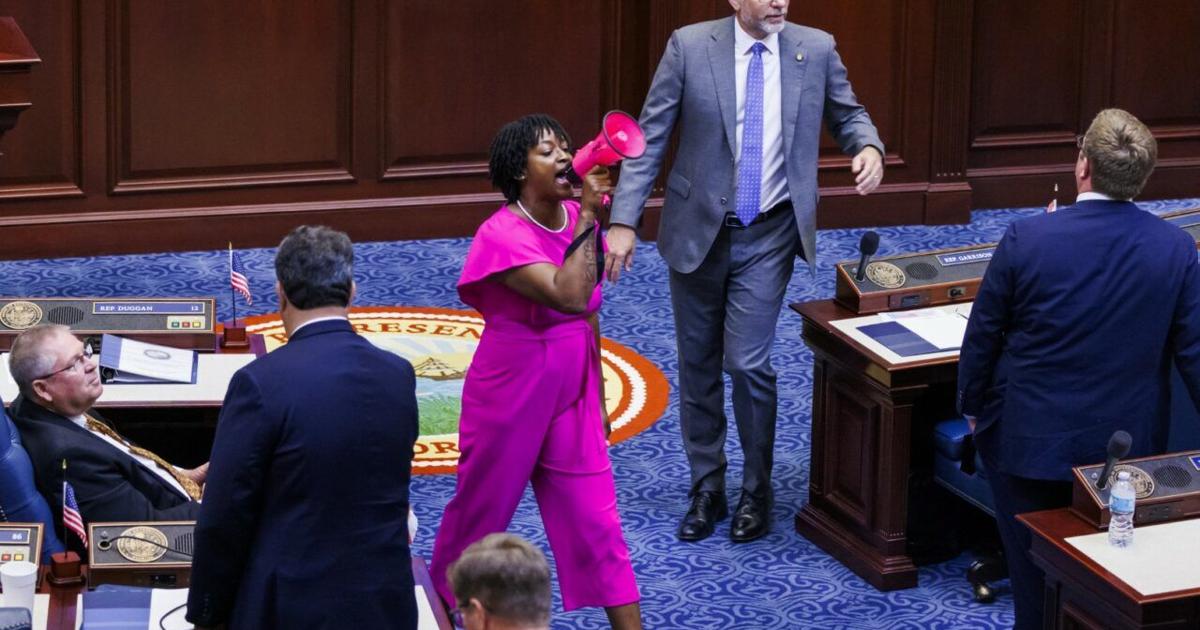 2 House members switch votes on GOP map redraw. One blamed ‘commotion ...