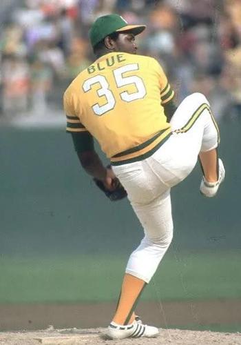 Former A's, Giants star Vida Blue dies 