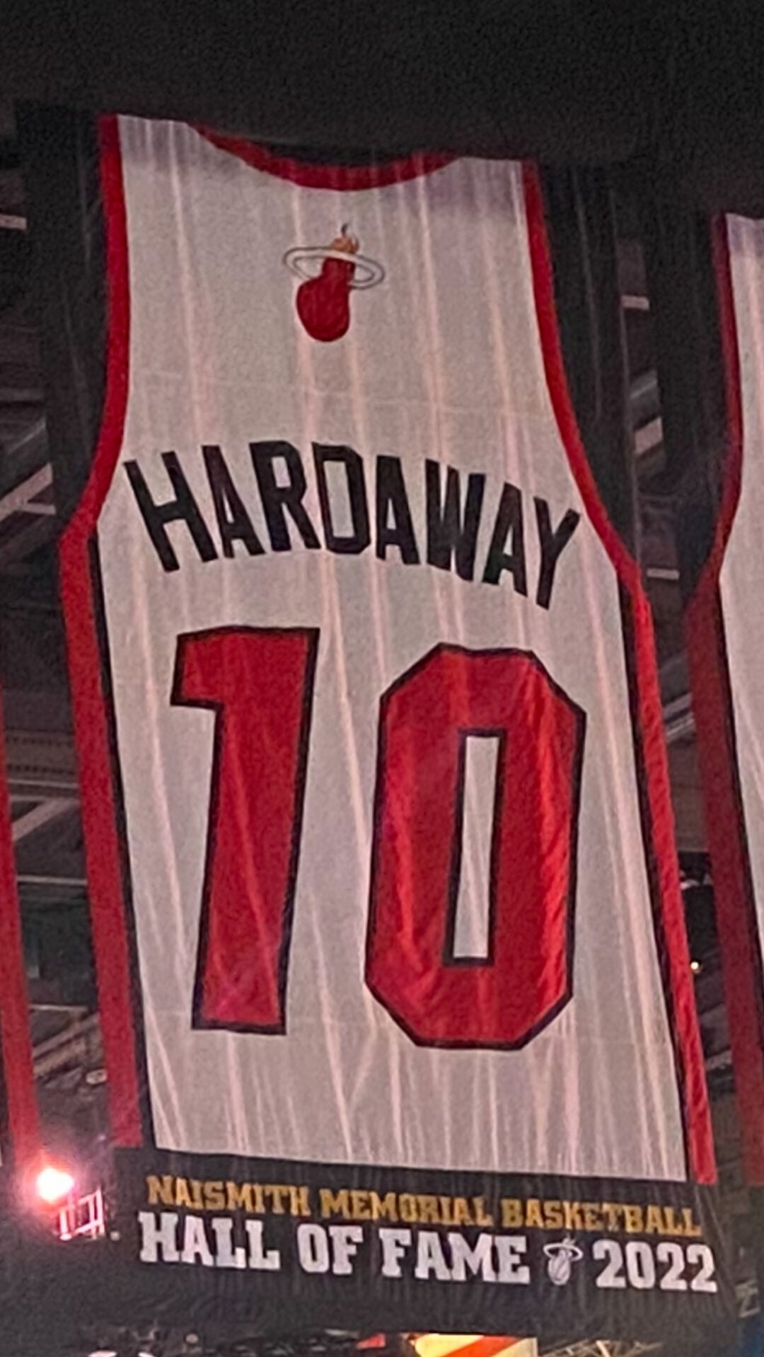 HARDAWAY 10 ユニフォーム サイン入り MIAMI NBA Tim Hardaway Jr. returns home to Miami, will wear father's iconic