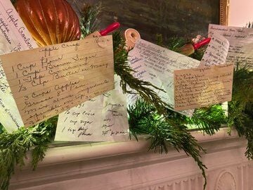 We the People' at heart of White House holiday decorations