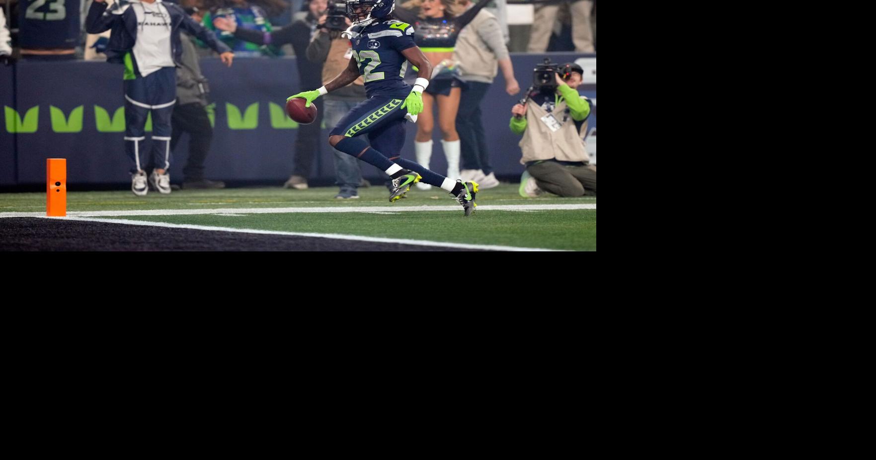 Seahawks dominate 49ers from opening kick