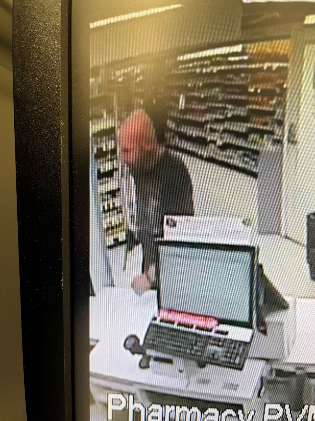 Lake County Deputies seeking suspect in armed robbery at a Clermont ...