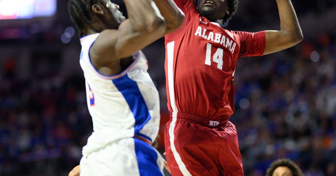 Florida students taunt Alabama's Charles Bediako