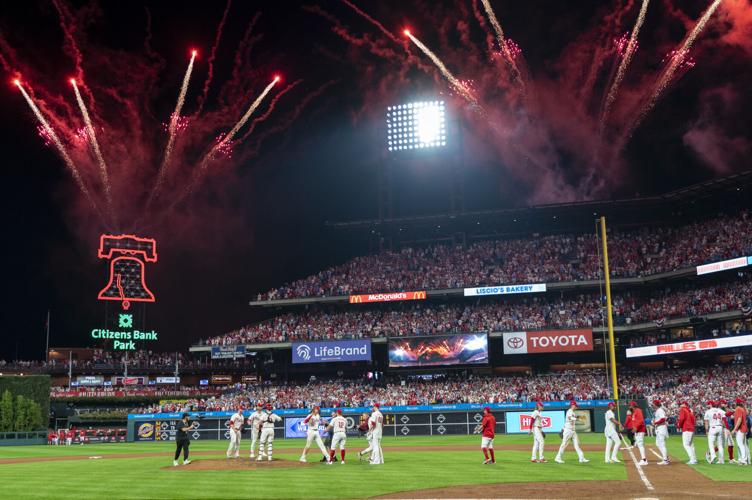 Wheeler strikes out 8, Castellanos tells Phillies to put a ring on it