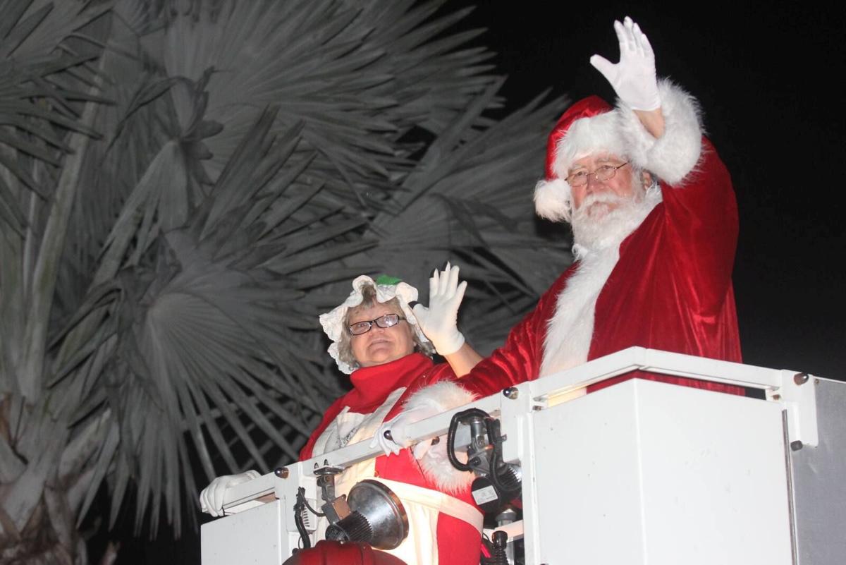 A Down Home Christmas Parade Success Corona Coverage Midfloridanewspapers Com Moody Christmas Parade 2021