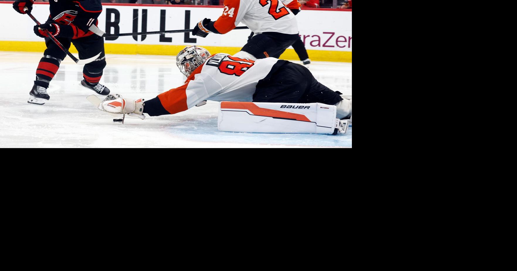Stankoven, Andersen lead Hurricanes past Flyers 3-0