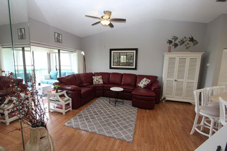 Carefree living at The Bluffs of Sebring Highlands Homes