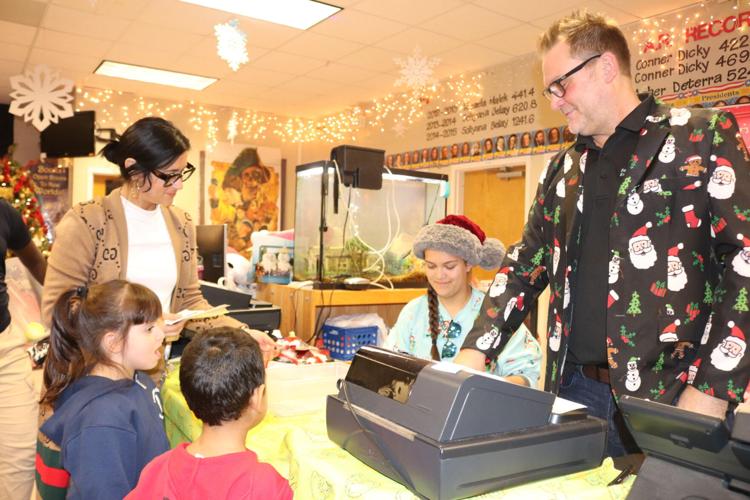 Loughman Oaks Elementary teachers, volunteers give students special