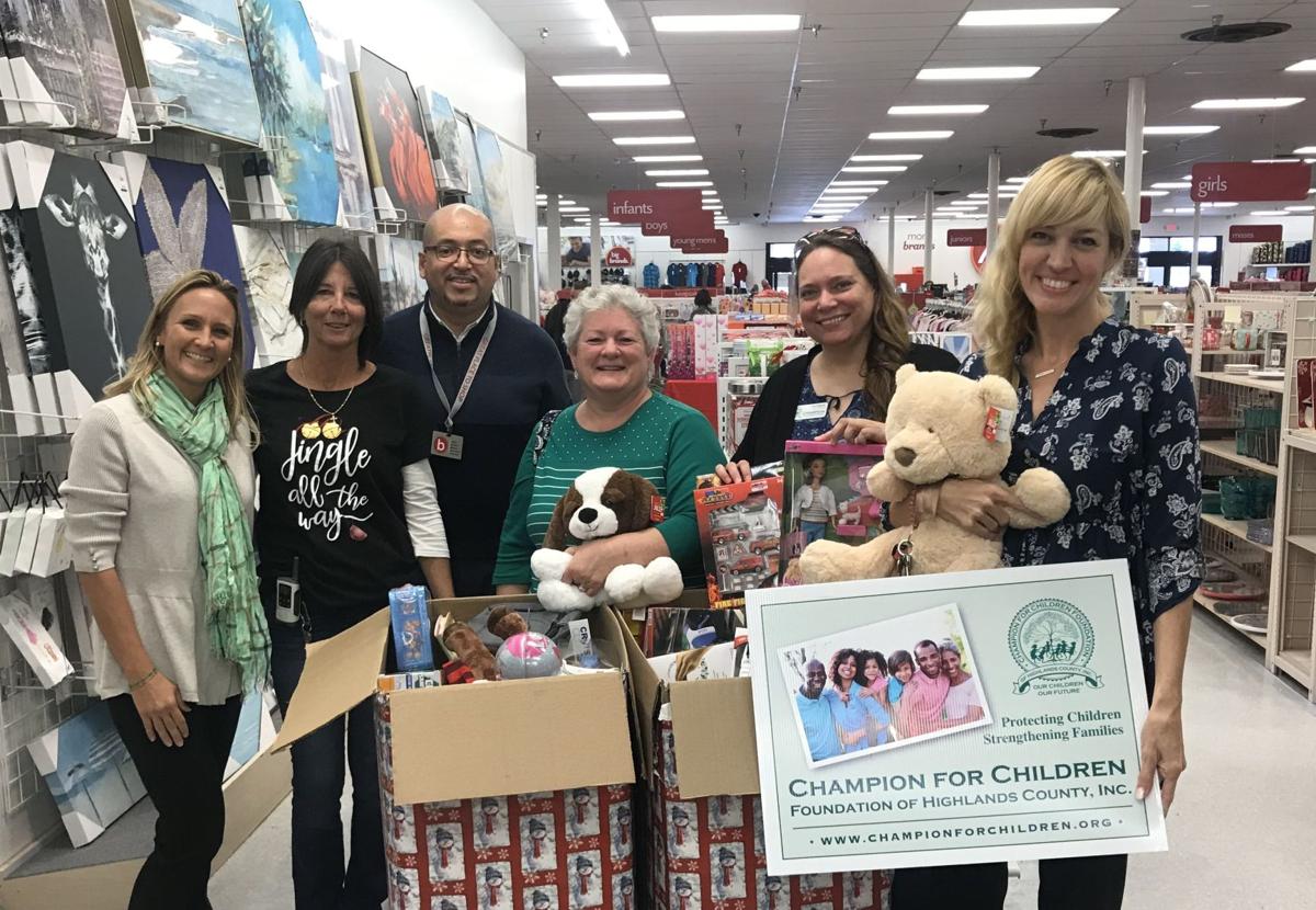Bealls Outlet Employees Help Families Highlands News Sun