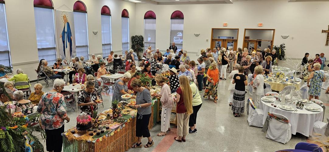 A Beautiful Setting - Tour of the Tables is a most decorative luncheon ...