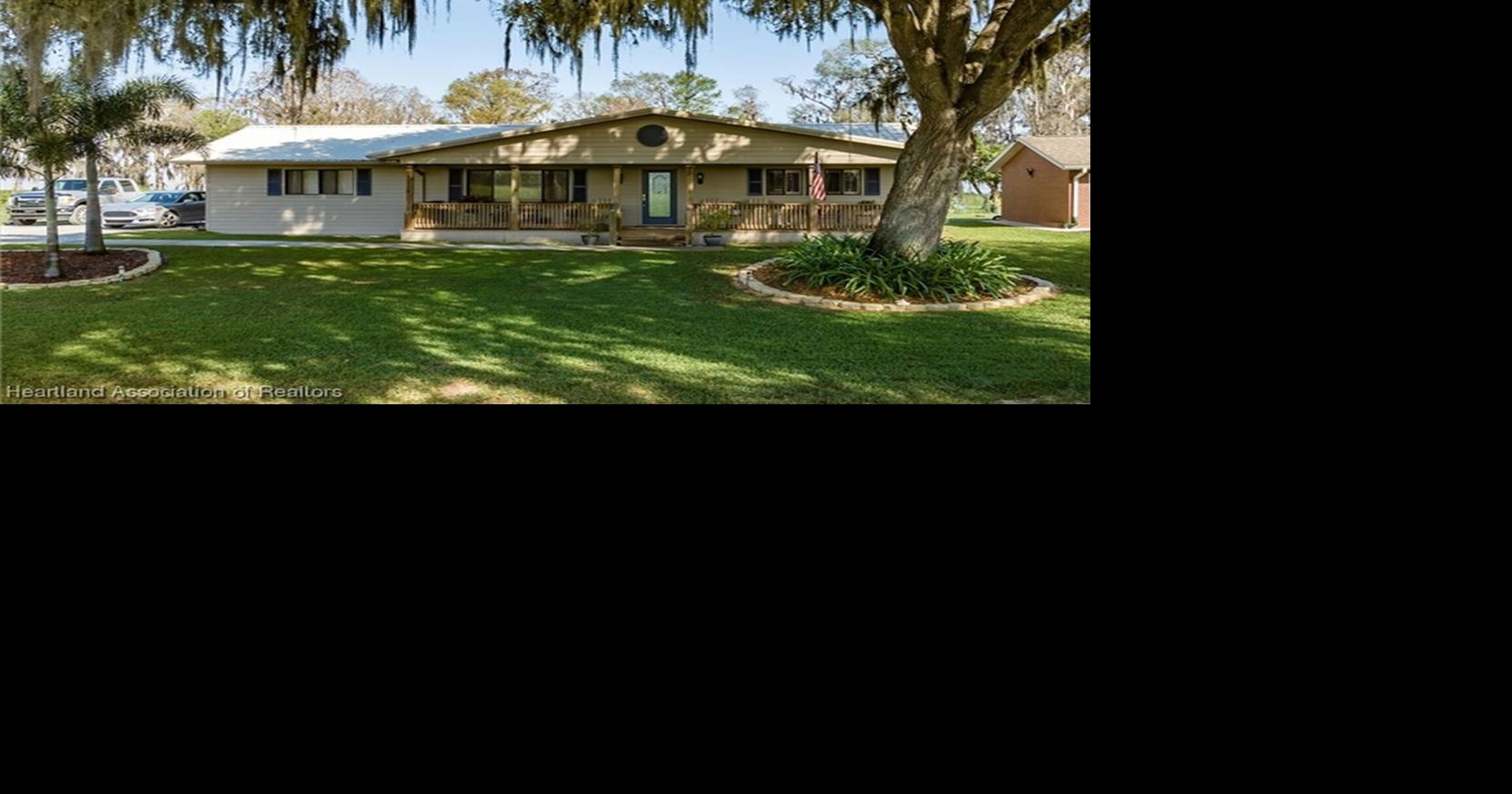 Lakefront home on Lake Istokpoga Highlands Homes