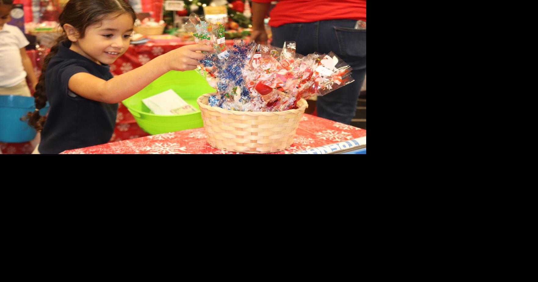 Loughman Oaks Elementary teachers, volunteers give students special