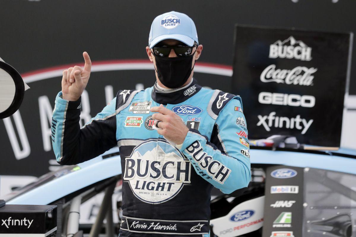 Harvick Wins At Darlington As Nascar Returns Highlands News Sun Midfloridanewspapers Com