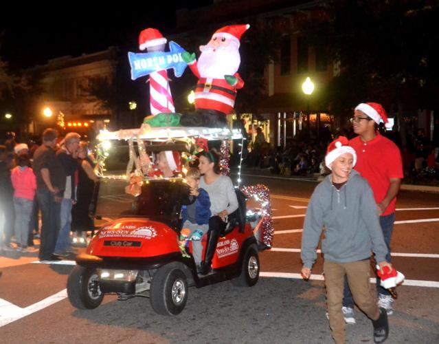 Santa circles Sebring Christmas parade brings big crowd Highlands