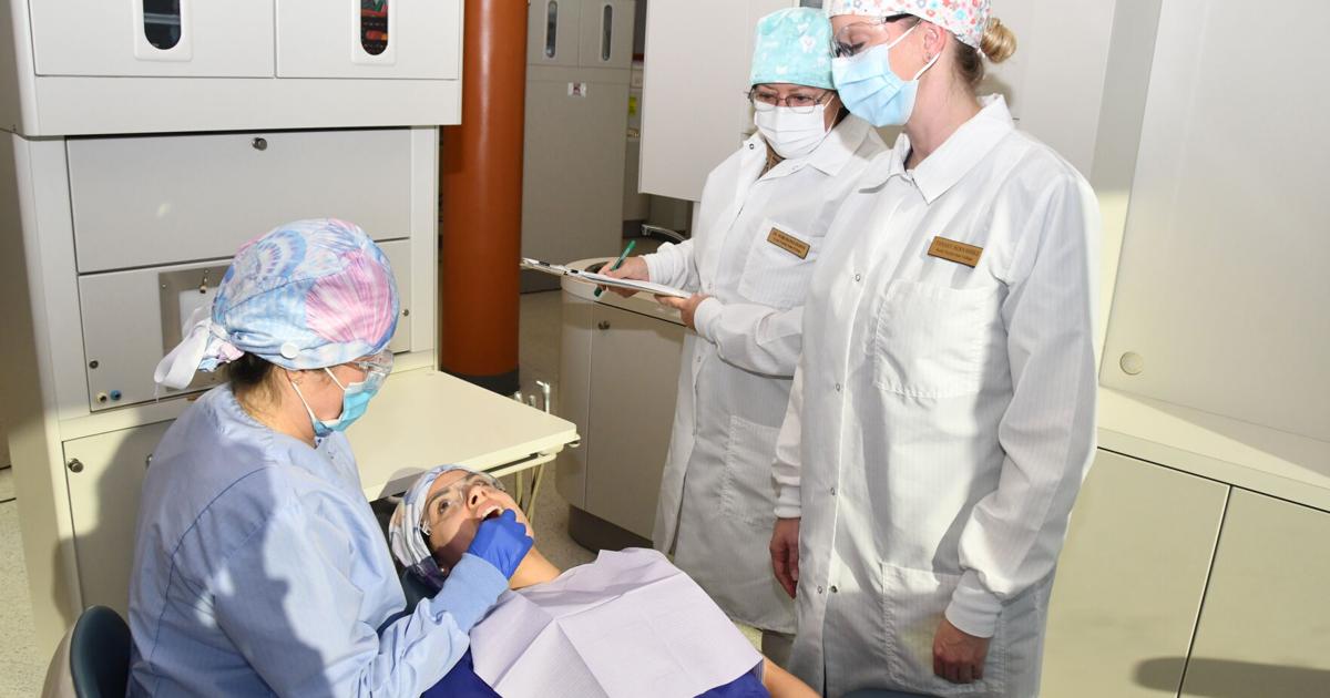 SFSC’s Dental Hygiene Clinic trains students, offers treatments | Highlands News-Sun SFSC’s Dental Hygiene Clinic trains students, offers treatments | Highlands News-Sun