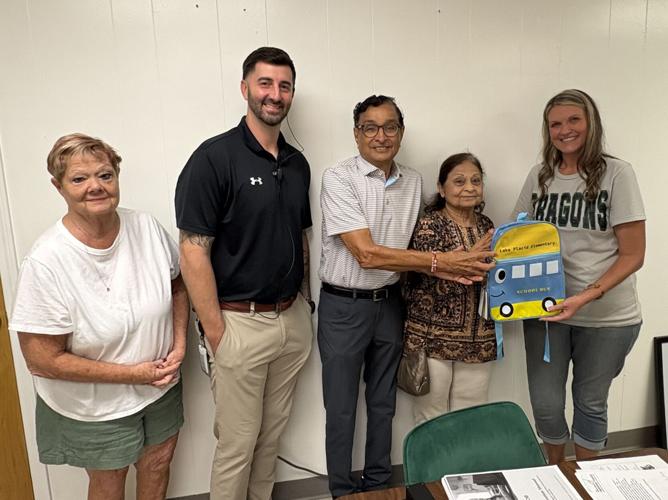 Thakkar Family delights Lake Placid kindergarten and first graders with ...