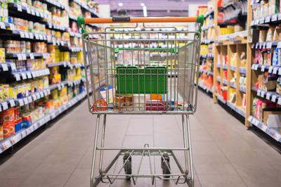 Shopping cart moving through isle of market (Flip 2019) (Flip 20