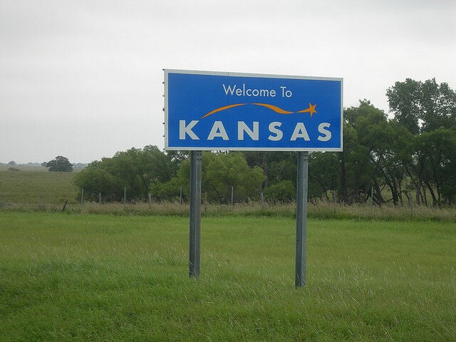 Kansas border welcome sign