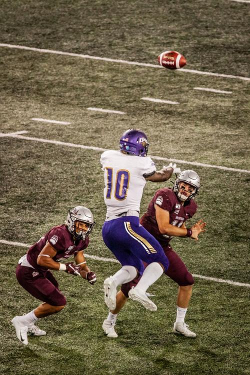 Football9727_Diggins_Gallery
