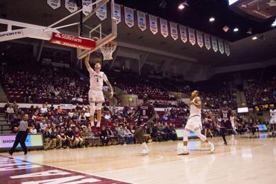 Um Men S Basketball Wins Second Game Of The Season Against Texas