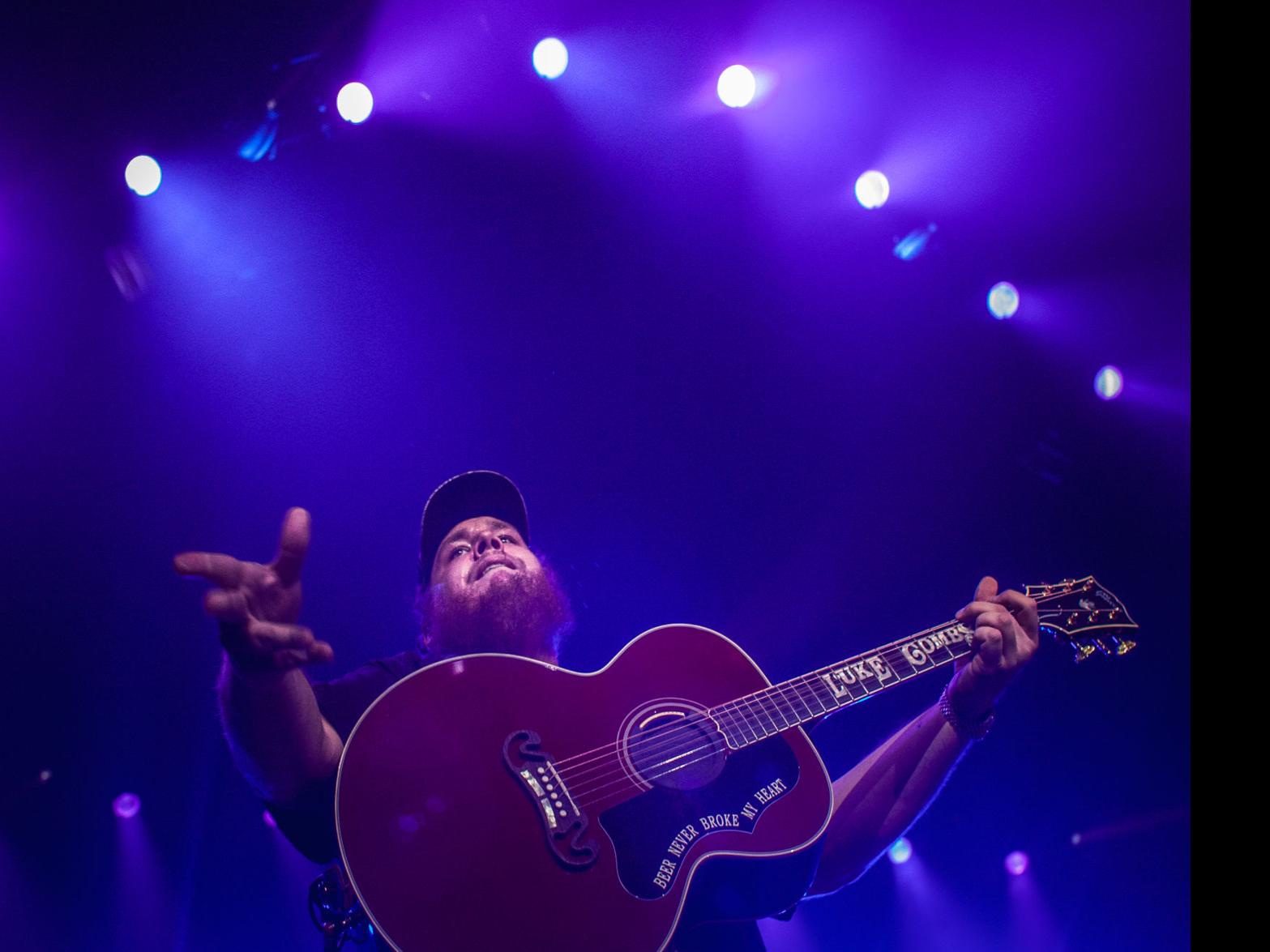 Luke Combs Hits Um Like A Hurricane Arts Culture Montanakaimin Com Falling on my knees hurricane, you pulled me out of the past and landed me in today hurricane, you pulled me out of the past and walked me into tomorrow hurricane it picked me like a cherry and i don't understand. luke combs hits um like a hurricane