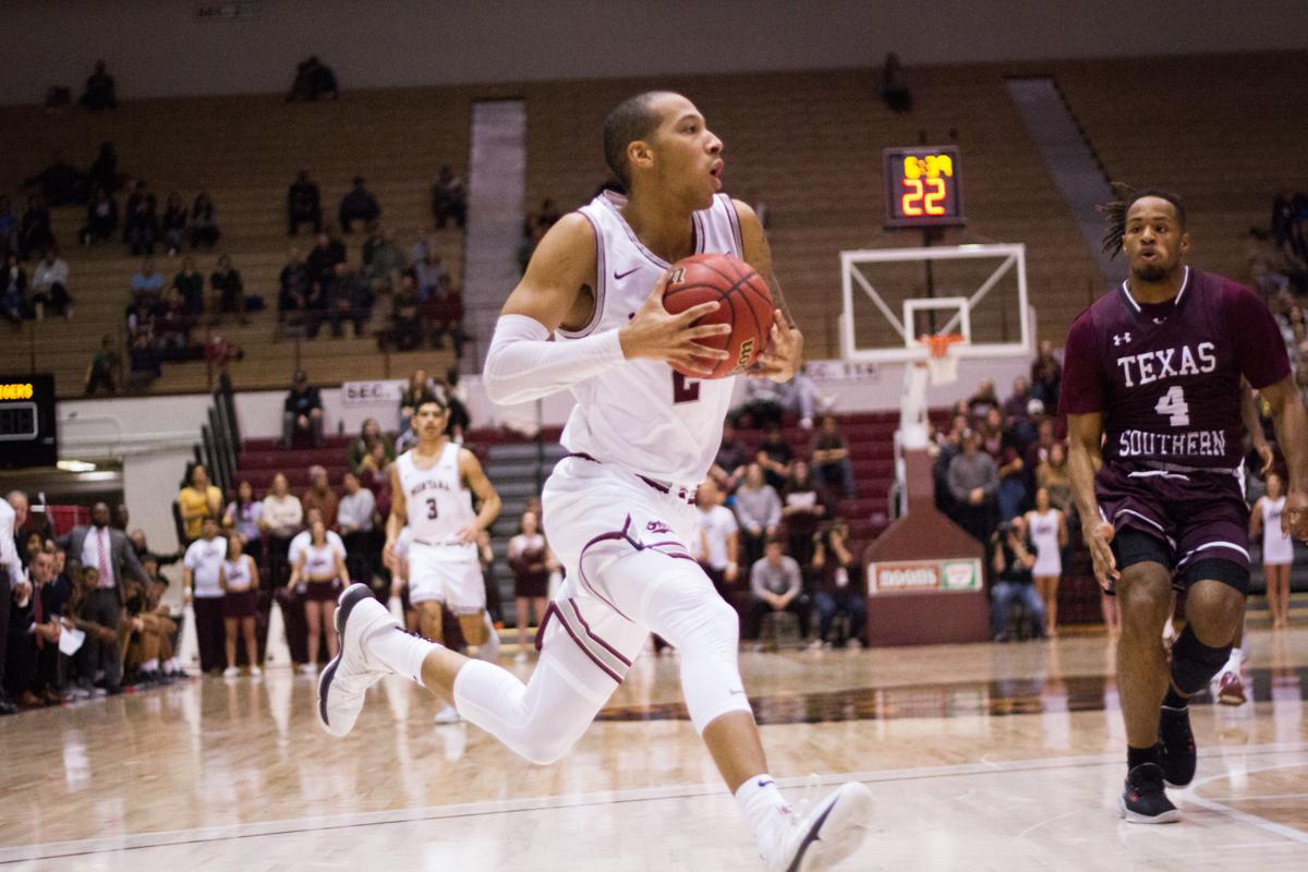 Um Men S Basketball Wins Second Game Of The Season Against Texas