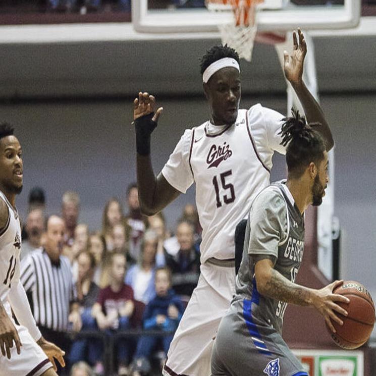Men S Basketball Victorious In Official Opener Against Georgia