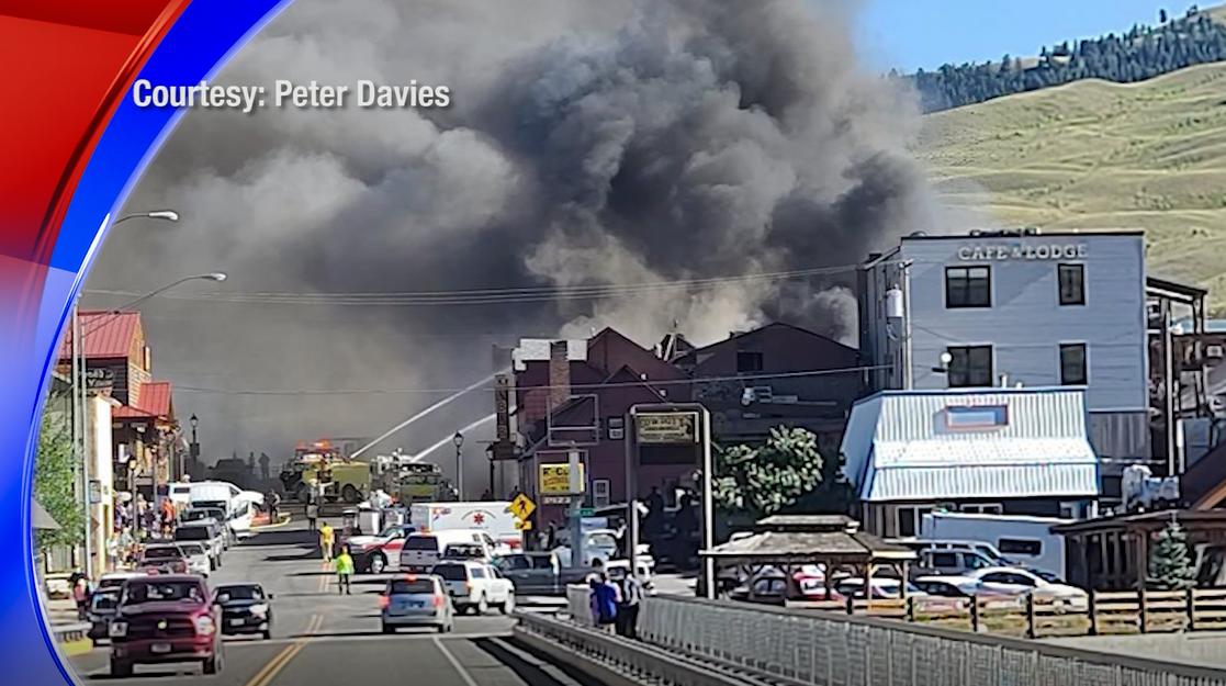 Witnesses say large fire in Gardiner started as kitchen grease fire
