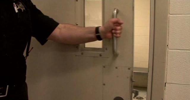 Two women get prison for stealing $71,300 from bank accounts across state