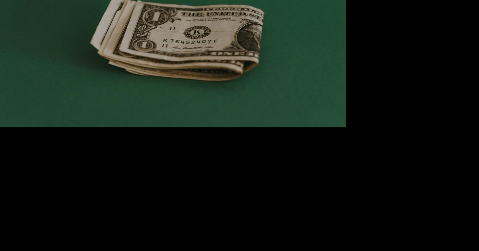 Savings squeeze? Workers tapping into reserve funds to get by ...