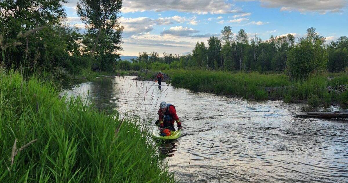 Stranded family rescued in Gallatin River near Central Park Road - Vimarsana News