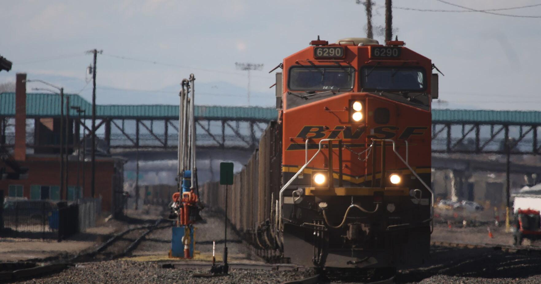 Federal board sides with Navajo coal company, says BNSF Railway must ship to Canadian port - Vimarsana News
