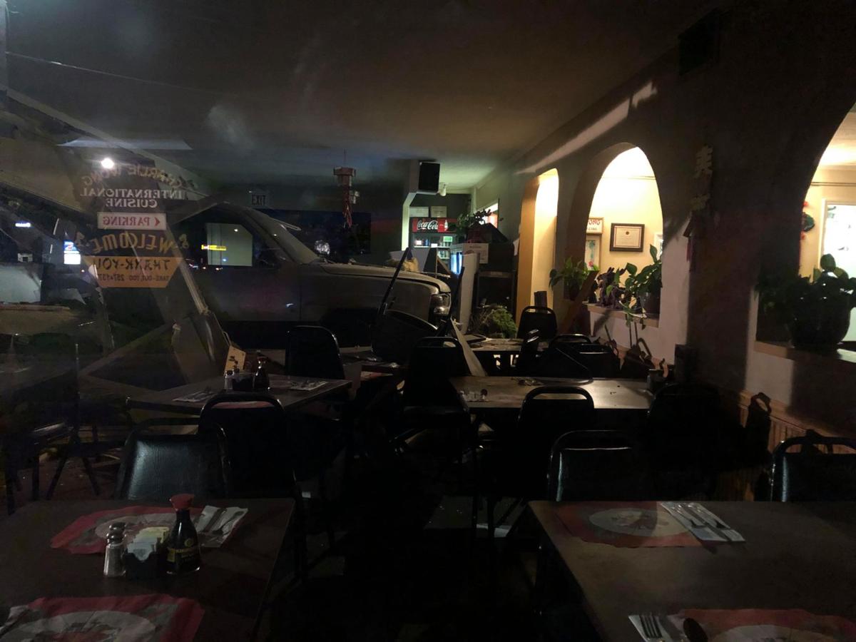 Truck Crashes Through Restaurant Wall In Kalispell Abc Fox