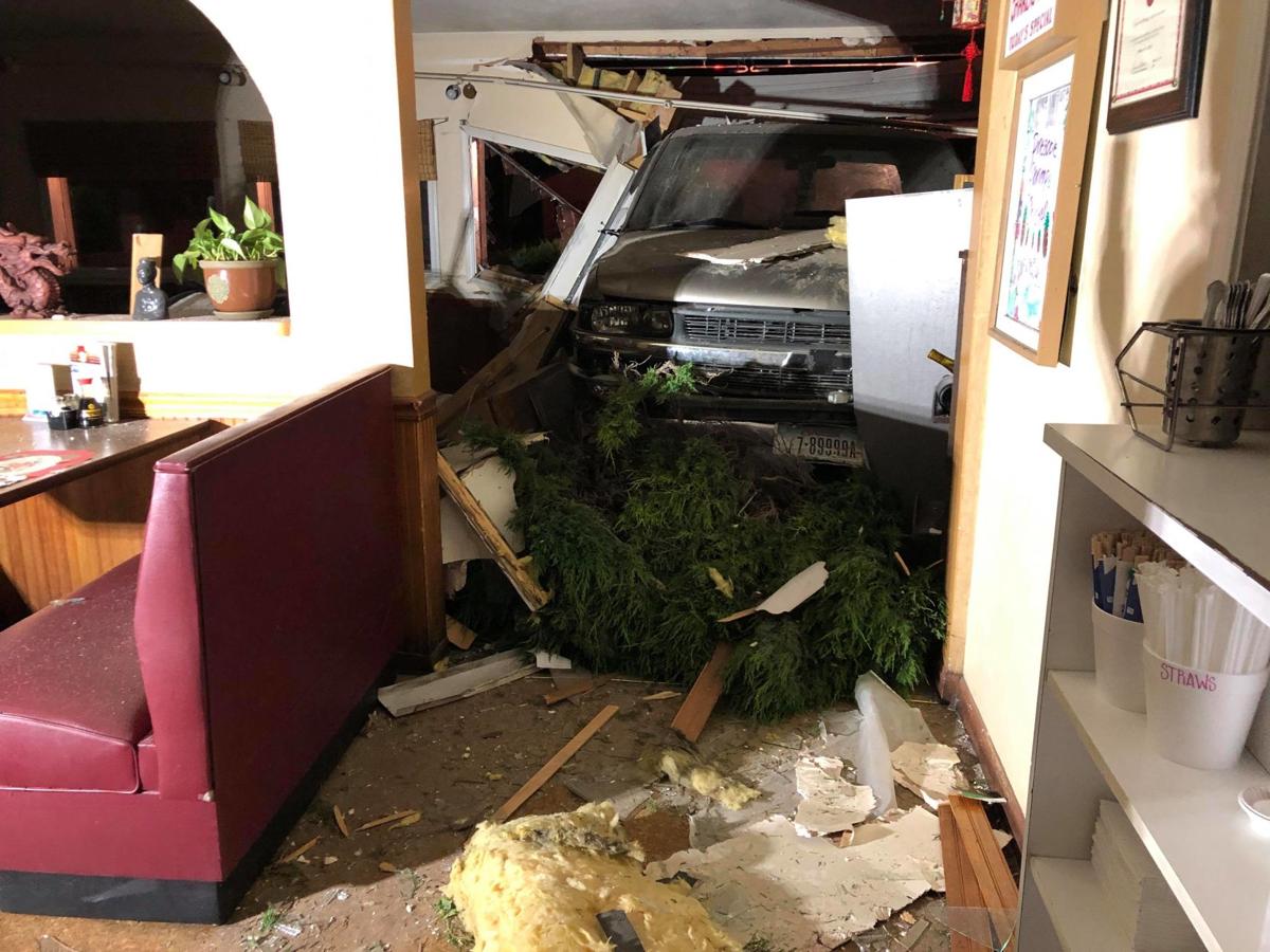 Truck Crashes Through Restaurant Wall In Kalispell Abc Fox