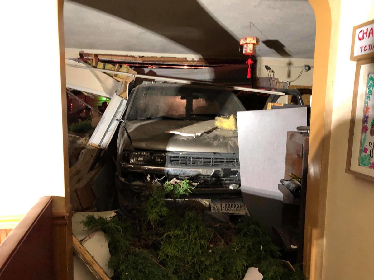 Truck Crashes Through Restaurant Wall In Kalispell Abc Fox