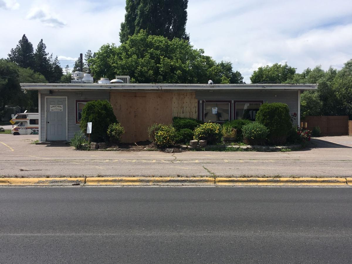 Truck Crashes Through Restaurant Wall In Kalispell Abc Fox