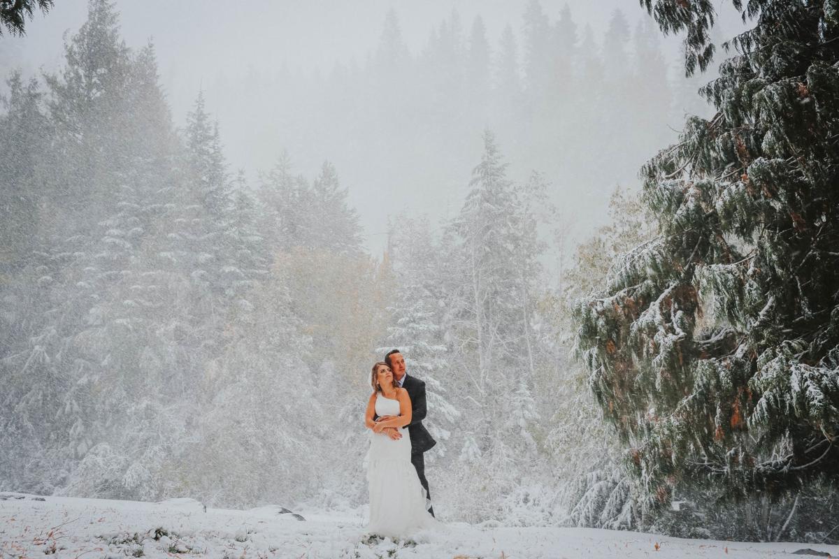 Bride Groom Endure Last Minute Changes As Winter Storm Hits