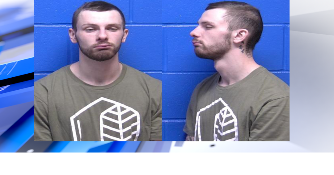 Missoula officer arrest man for forcing his way into a home and