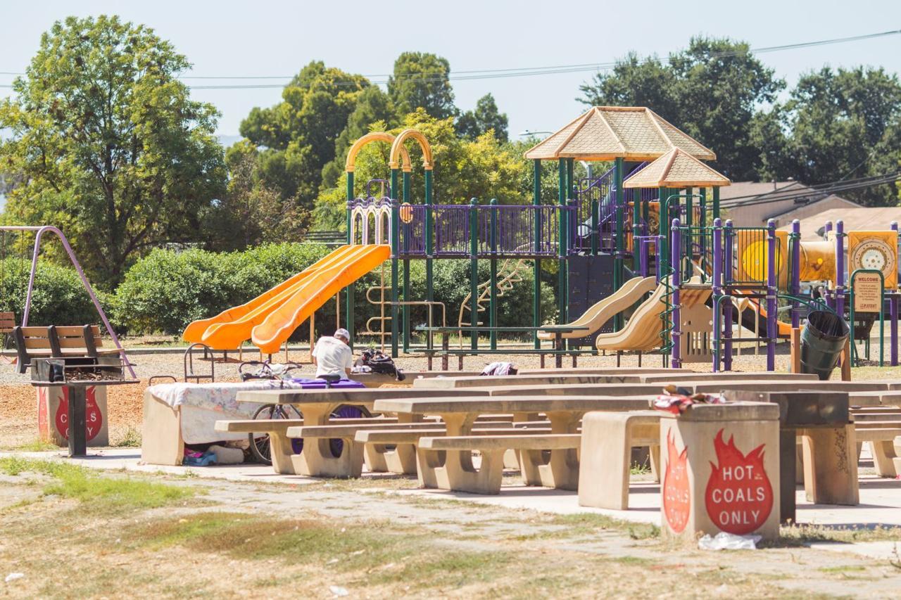 El Concejo Municipal de Salinas aprueba la renovación del Centro Recreativo Sherwood.