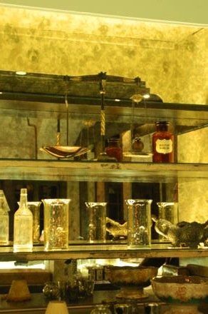 downstairs_bar_backdrop_t620.jpg