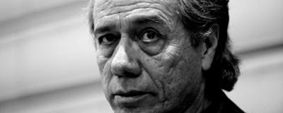Edward James Olmos schools Salinas on how to reach gang members.  