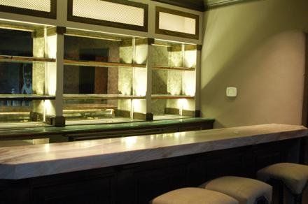 upstairs_bar_taller_view_t620.jpg