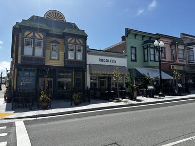 Sidewalk Dining Pacific Grove