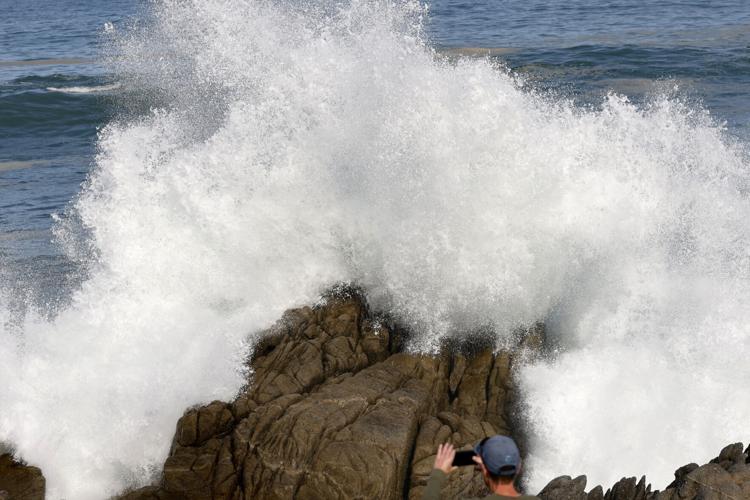 122823 Big Waves 06.jpg